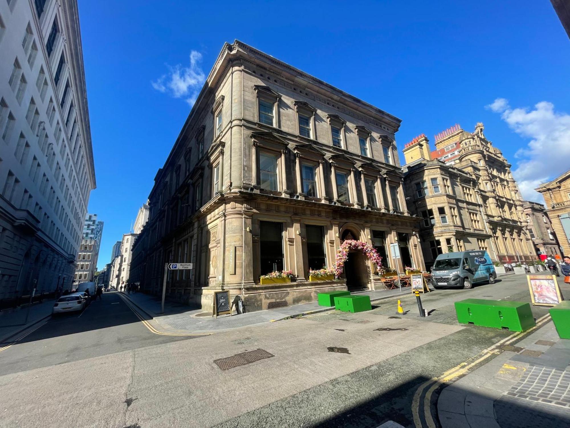 Heritage Bank Liverpool Exterior photo